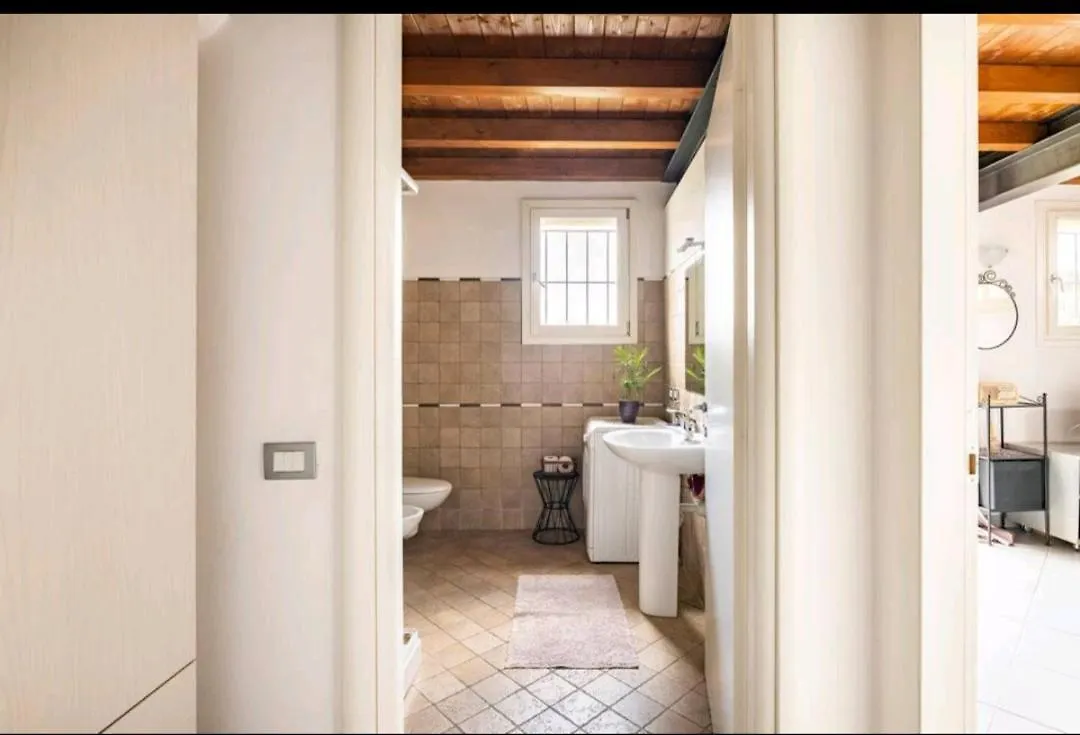 La Camera Di Cavazzona 0*,  Italy